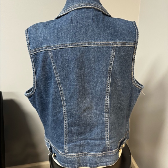 Live a Little - Picture 5 of 6